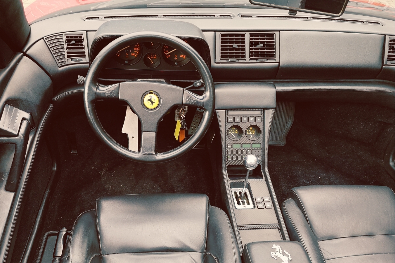 Innenraum eines Ferrari 348