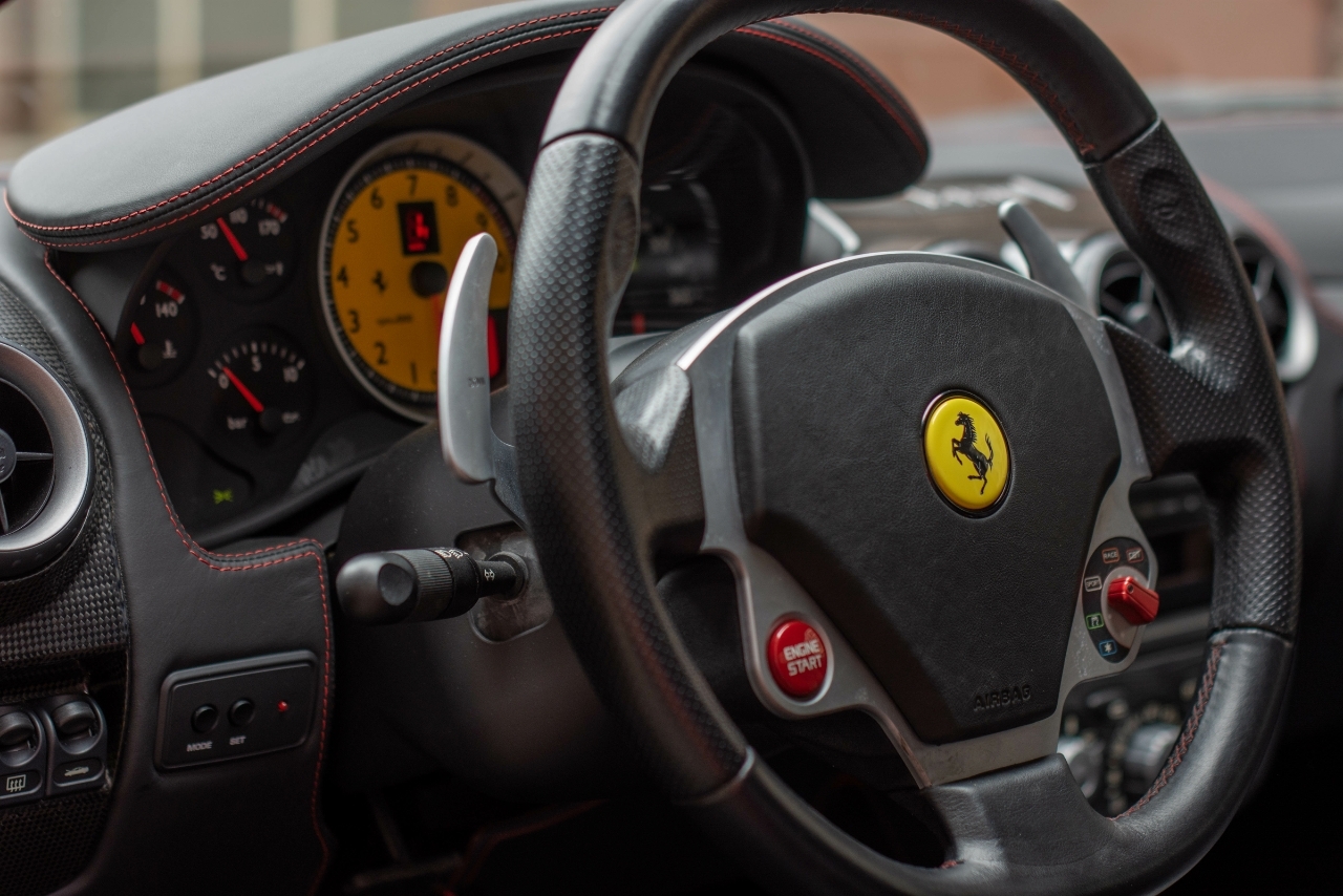 Lenkrad des Ferrari F430